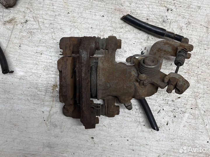 Задний правый суппорт Tiburon 1 RD Hyundai Тибурон