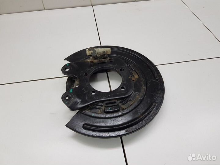 Кожух тормозного диска заднего левого + колодки ру