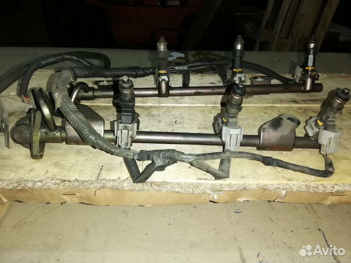 Топливная рампа с форсунками infiniti fx35