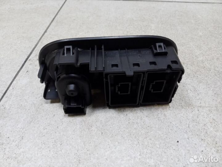 Блок управления зеркалами Renault Sandero 2 5S