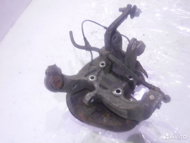 Кулак задний правый Хонда