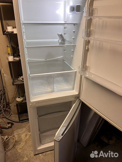 Холодильник Rosenlew