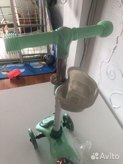 Самокат светящийся новый с тормозом складной