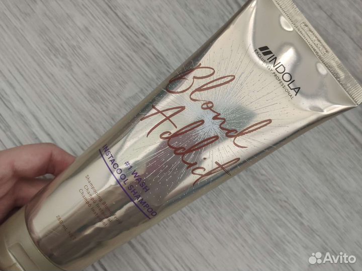 Фиолетовый шампунь для блонда Indola