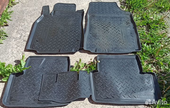 Автомобильные коврики на Рено Флюенс