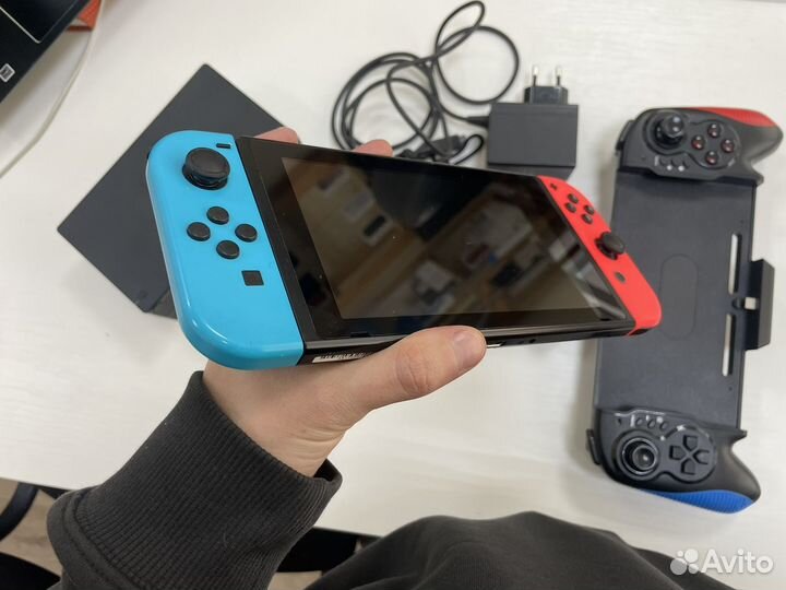 Nintendo switch с играми и комплектом