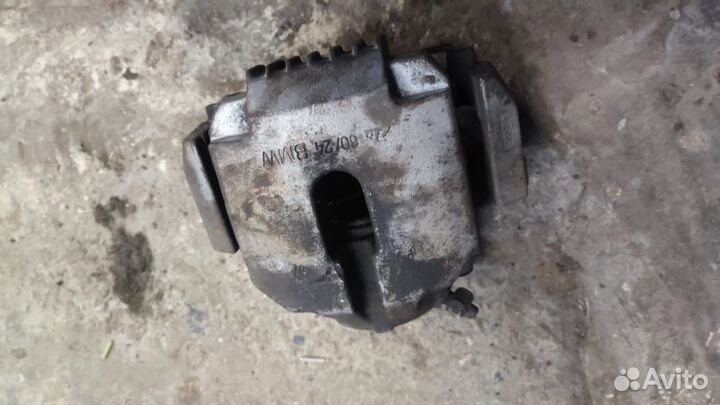 BMW e60 суппорта передние