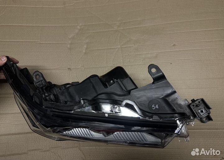 Toyota Land Cruiser 200 фара правая