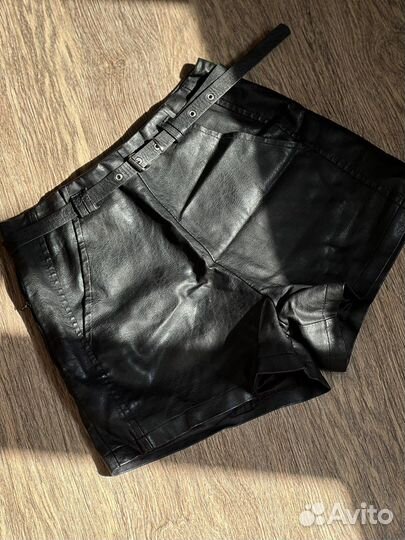 Кожаные шорты