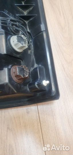 Фонарь задний Land rover discovery 4