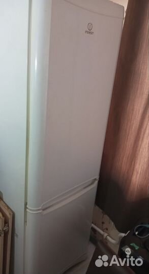 Холодильник indesit