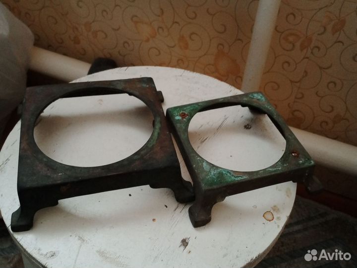 Подставки две штуки