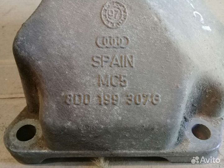 Кронштейн левый двигателя Audi A6 C5