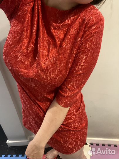 Красное платье