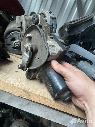 Cadillac ceville 98 г моторчик дворников