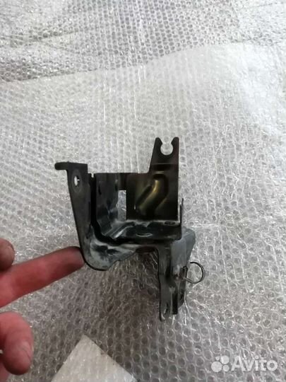 Кранштеин блока абс Nissan X-Trail t32