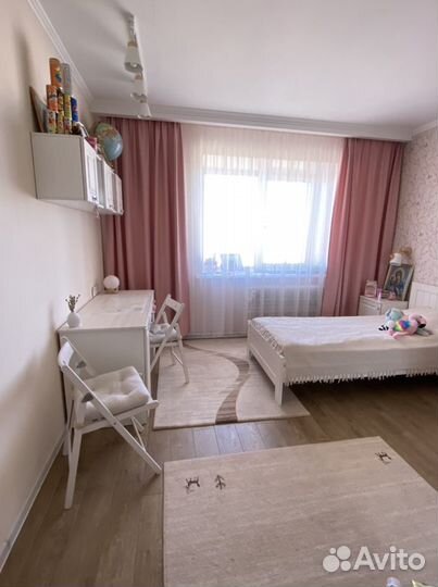 Комплект мебели для девочки