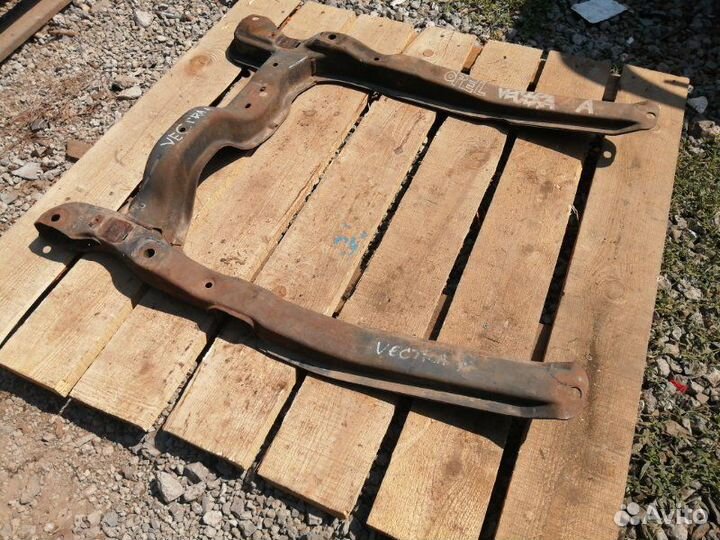 Подрамник передний Opel Vectra A 1991
