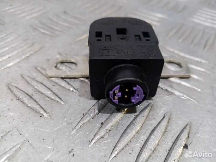 Б/У Пиропатрон АКБ Touareg#001