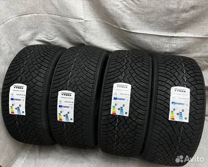 Nokian Tyres Hakkapeliitta R5 235/45 R18 98T