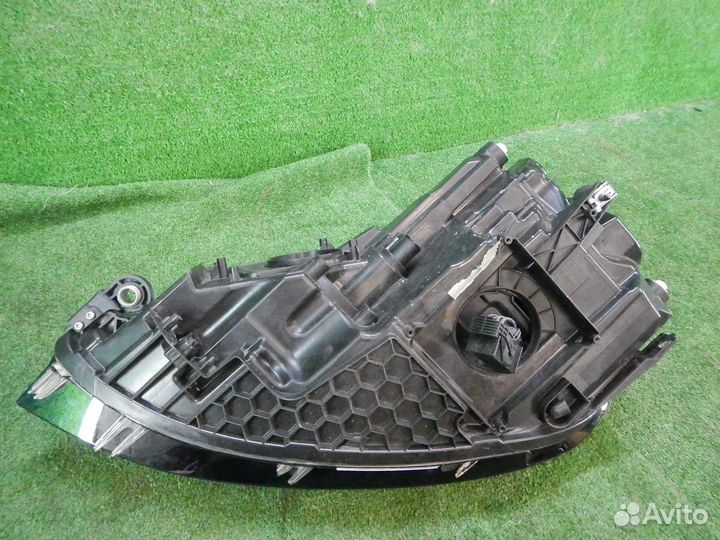 Фара правая Volkswagen Golf