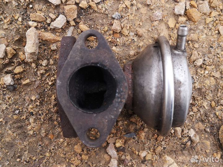Клапан 2,5td егр EGR Audi A4B5 /A6C5, Passat B5