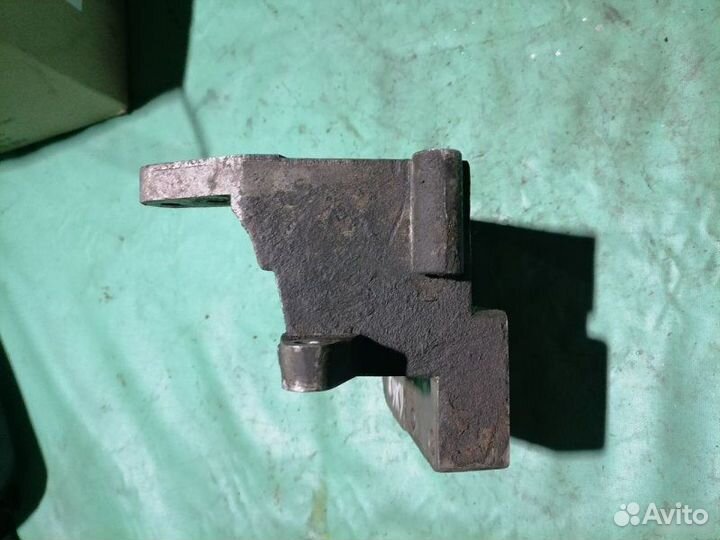 Кронштейн компрессора кондиционера Chery Qq6 S21