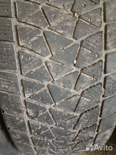 Bridgestone Blizzak DM-V2 225/65 R17