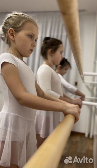 Балетный станок настенный