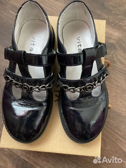 Школьные туфли