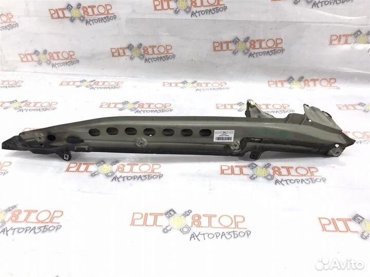 Кронштейн переднего крыла правый Porsche Cayenne