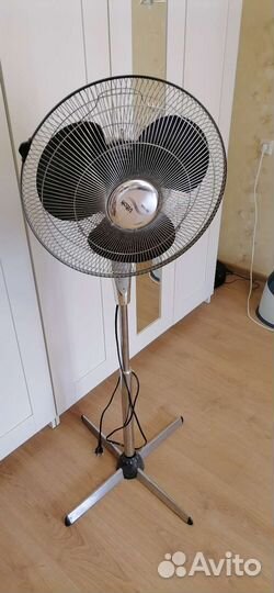 Вентилятор напольный Vitek Mistral