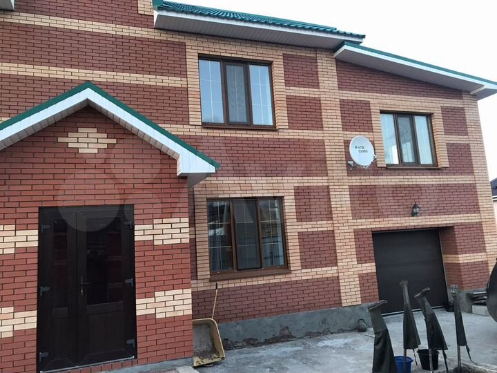 Дом 300 м² на участке 8 сот.