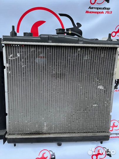 Радиатор Охлаждения в сборе на Nissan note HR15DE