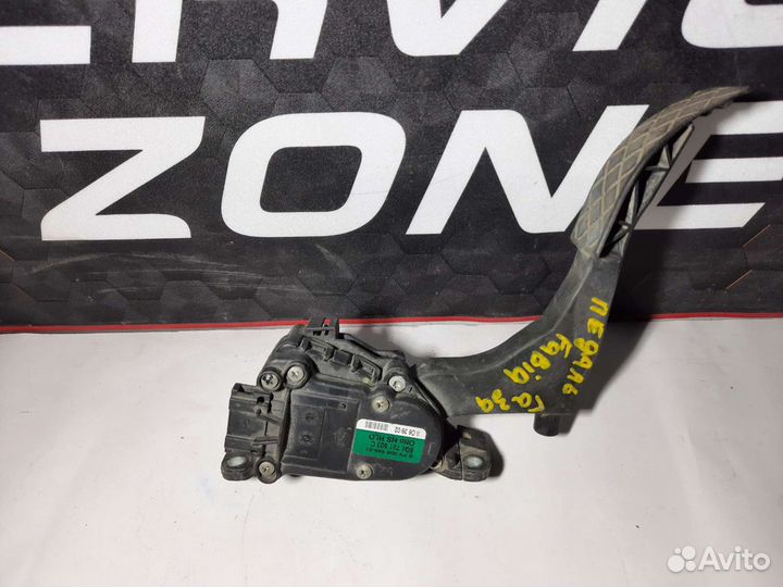 Педаль: сцепления, тормоза, газа Skoda Fabia 2006