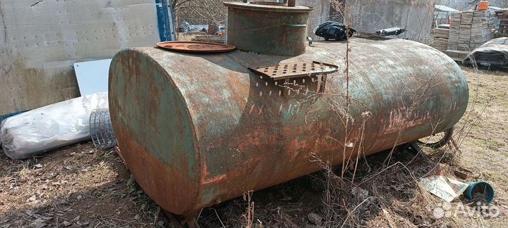 Прицеп цистерна бензовоз