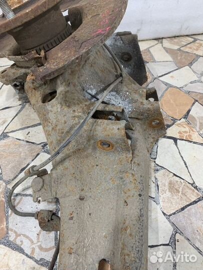 Кулак поворотный задний Mazda 6 седан 2.0 LF 2005