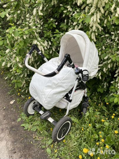 Коляска белая (2 в 1) экокожа Adamex
