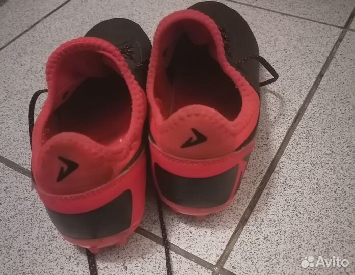 Продам футбольные бутсы 38 размер