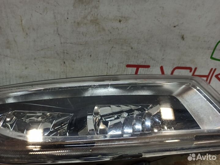 Фара противотуманная правая VW Polo 5 Sedan