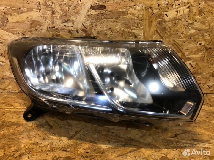Фара правая Renault Logan 2 новая оригинал