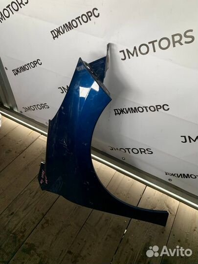 Крыло переднее правое Peugeot 207