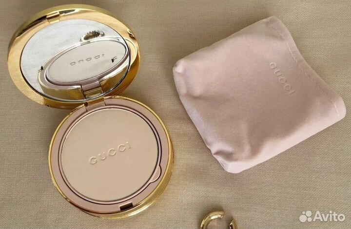 Gucci пудра