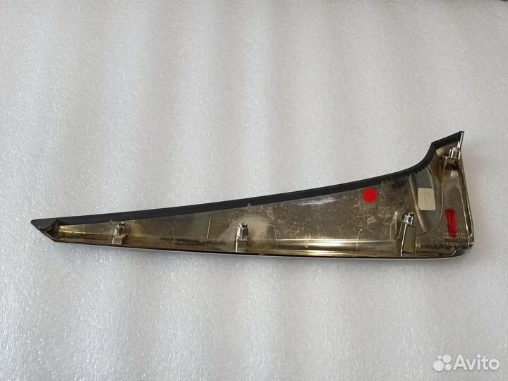 Lexus LX Накладка фонаря левая Оригинал 15-21