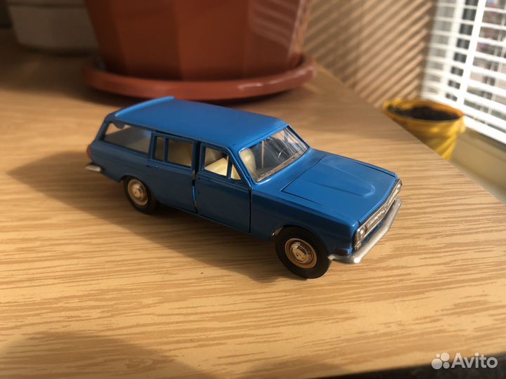 Модель автомобиля Волга газ 2402 А13