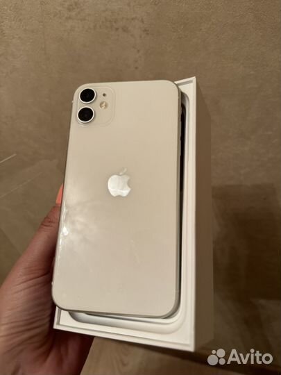 iPhone 11, 64 ГБ
