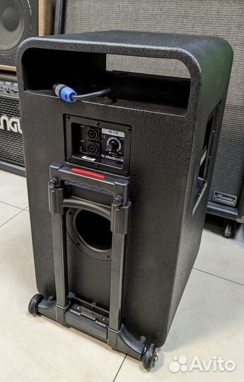 Басовый кабинет, 400Вт TC Electronic RS210 C