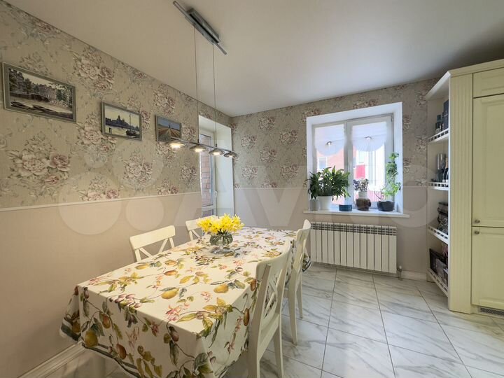 3-к. квартира, 90 м², 6/10 эт.