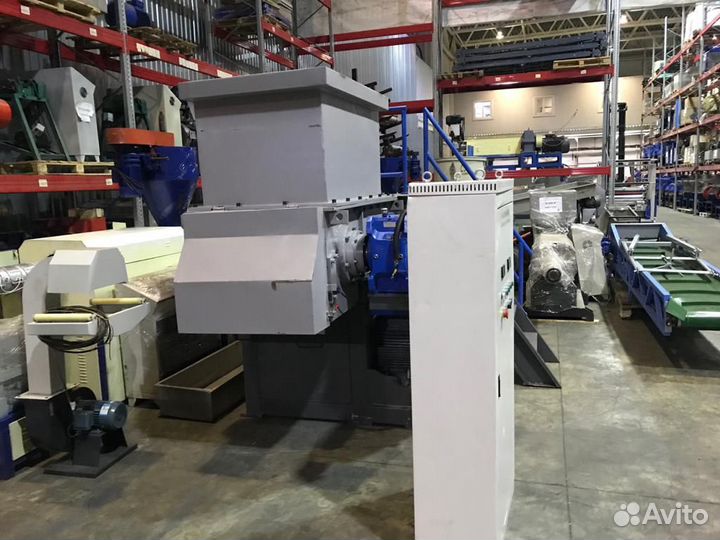 Шредер измельчитель для крупногабаритного пластика