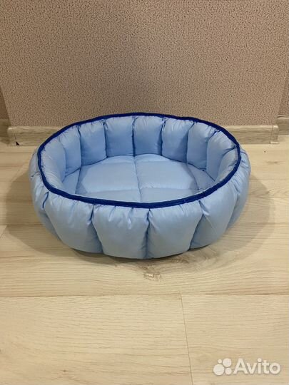 Лежанки разных цветов